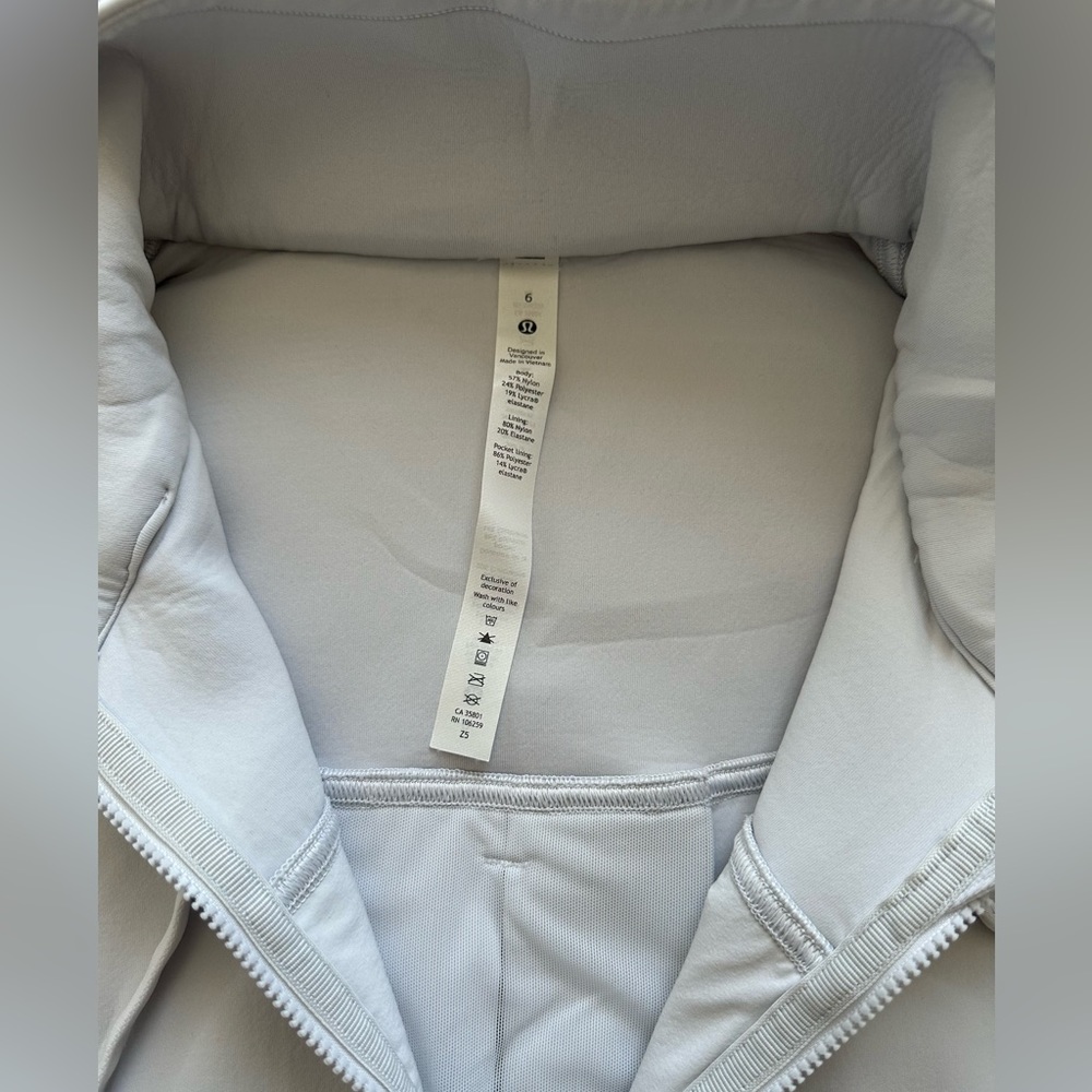 lululemon athletica Rogue Jacket - Picture 5 of 16